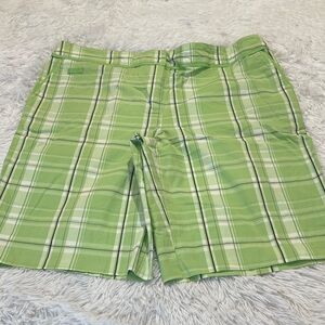Izod XFG Light Green Plaid Stretch Shorts WOMENS SIZE 16
